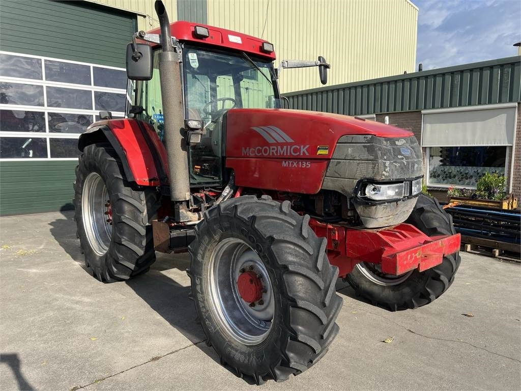 McCormick MTX135 - 장궤형 트랙터 : 사진 2 McCormick MTX135 - 장궤형 트랙터 : 사진 2