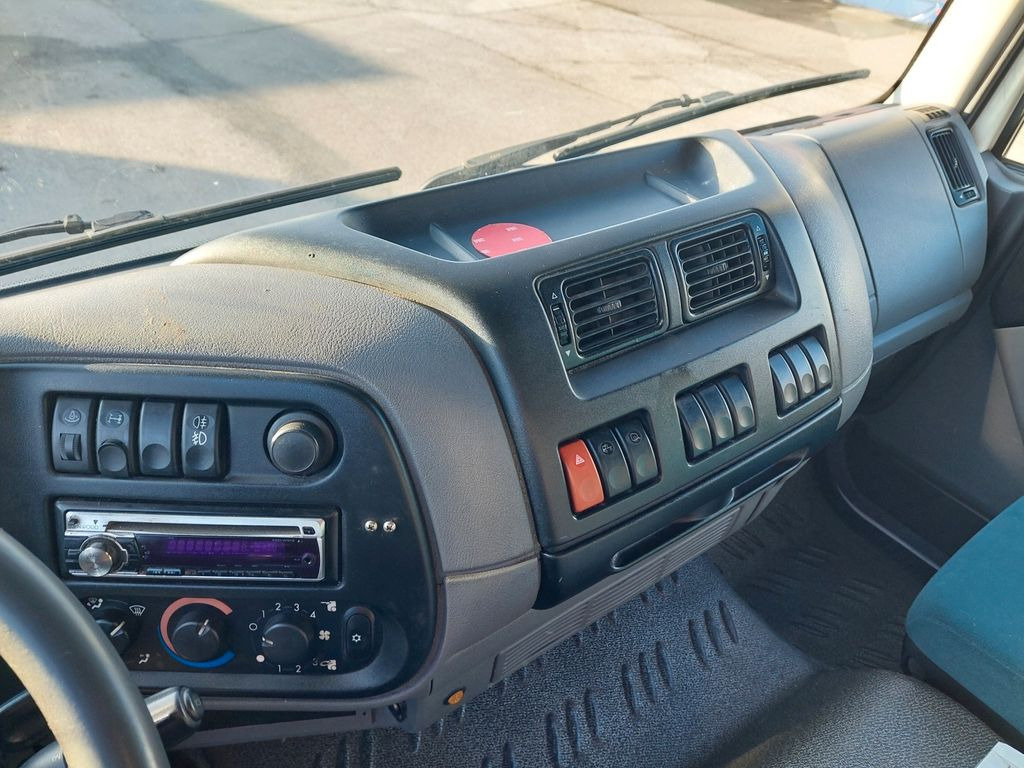 커튼사이더 트럭 DAF FA LF 45.220 E12 4x2 : 사진 16 커튼사이더 트럭 DAF FA LF 45.220 E12 4x2 : 사진 16