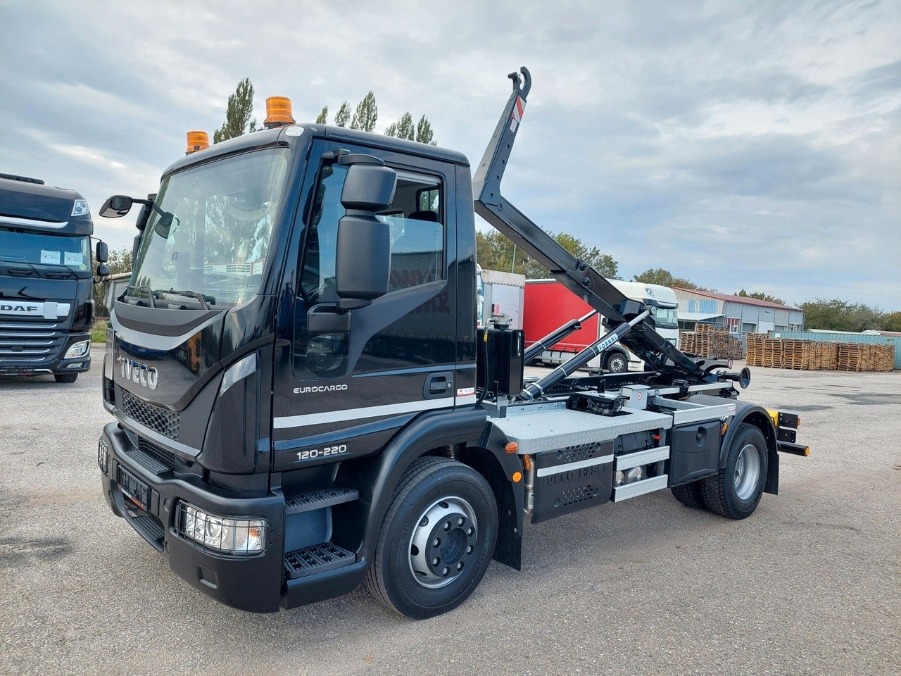 Iveco Eurocargo 120E22 - SOFORT verfügbar - 후크 리프트 트럭 : 사진 1 Iveco Eurocargo 120E22 - SOFORT verfügbar - 후크 리프트 트럭 : 사진 1