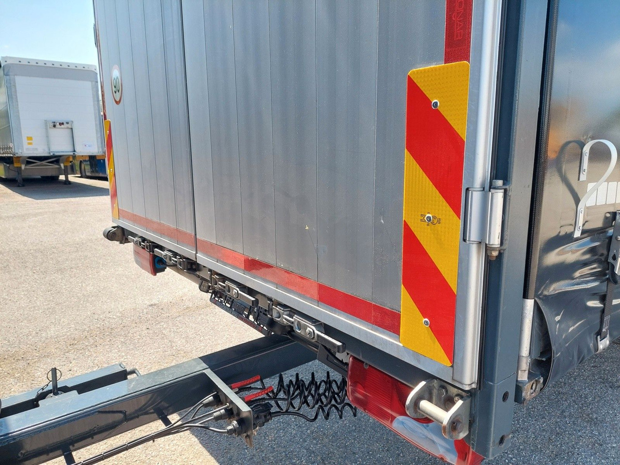 MAN TGL 12.250 BL 4x2 + Anhänger KONAR 38 Paletten - 커튼사이더 트럭 : 사진 5 MAN TGL 12.250 BL 4x2 + Anhänger KONAR 38 Paletten - 커튼사이더 트럭 : 사진 5