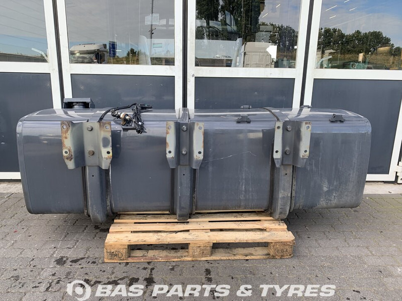 DAF Brandstoftank DAF 995 Liter 1904722 - 연료 탱크 트럭 용 : 사진 3 DAF Brandstoftank DAF 995 Liter 1904722 - 연료 탱크 트럭 용 : 사진 3