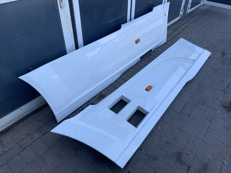 DAF XF106 Sideskirt Set DAF 1903109 - 보디 및 외관 트럭 용 : 사진 2 DAF XF106 Sideskirt Set DAF 1903109 - 보디 및 외관 트럭 용 : 사진 2