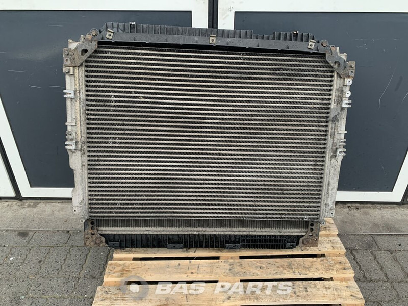 Mercedes-Benz Actros MP4 - 라디에이터 트럭 용 : 사진 1 Mercedes-Benz Actros MP4 - 라디에이터 트럭 용 : 사진 1