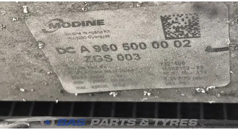 Mercedes-Benz Actros MP4 - 라디에이터 트럭 용 : 사진 4 Mercedes-Benz Actros MP4 - 라디에이터 트럭 용 : 사진 4