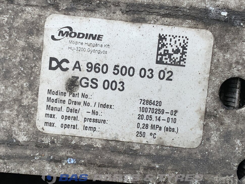 Mercedes-Benz Antos MP4 - 라디에이터 트럭 용 : 사진 4 Mercedes-Benz Antos MP4 - 라디에이터 트럭 용 : 사진 4