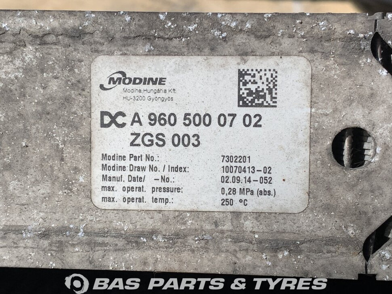 Mercedes-Benz Antos MP4 - 라디에이터 트럭 용 : 사진 3 Mercedes-Benz Antos MP4 - 라디에이터 트럭 용 : 사진 3