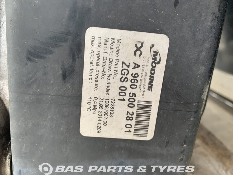 Mercedes-Benz Antos MP4 - 라디에이터 트럭 용 : 사진 3 Mercedes-Benz Antos MP4 - 라디에이터 트럭 용 : 사진 3