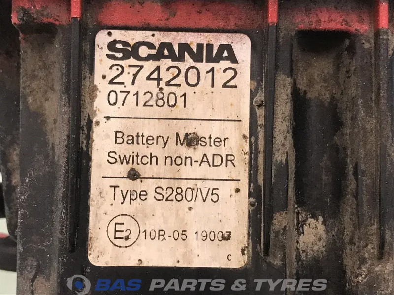 Scania HoofdSchakelaar Scania 2742010 - 케이블/ 와이어 하니스 트럭 용 : 사진 3 Scania HoofdSchakelaar Scania 2742010 - 케이블/ 와이어 하니스 트럭 용 : 사진 3