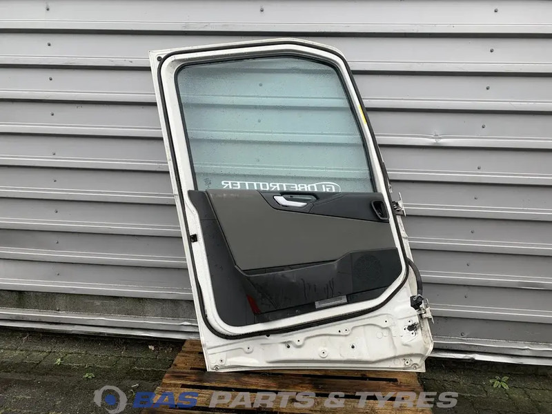 Volvo FH4 - 도어 및 부품 트럭 용 : 사진 2 Volvo FH4 - 도어 및 부품 트럭 용 : 사진 2