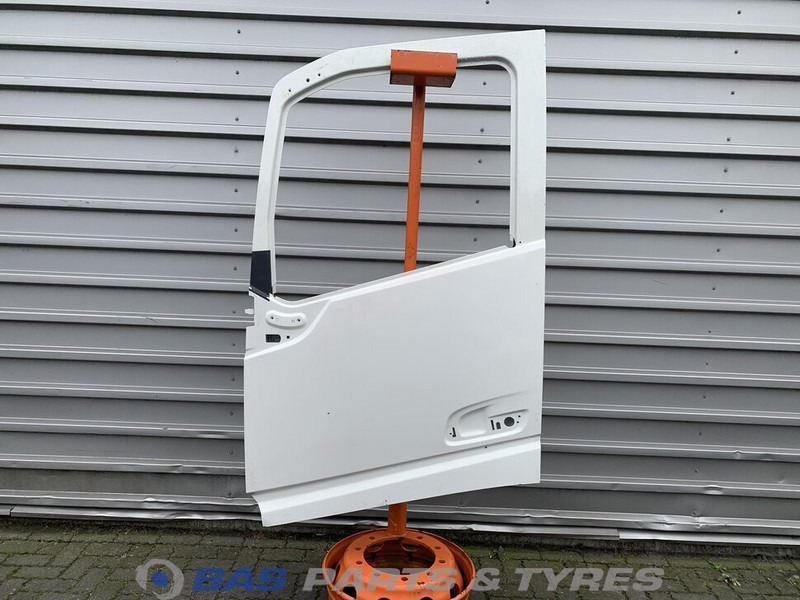 Volvo FH4 - 도어 및 부품 트럭 용 : 사진 1 Volvo FH4 - 도어 및 부품 트럭 용 : 사진 1