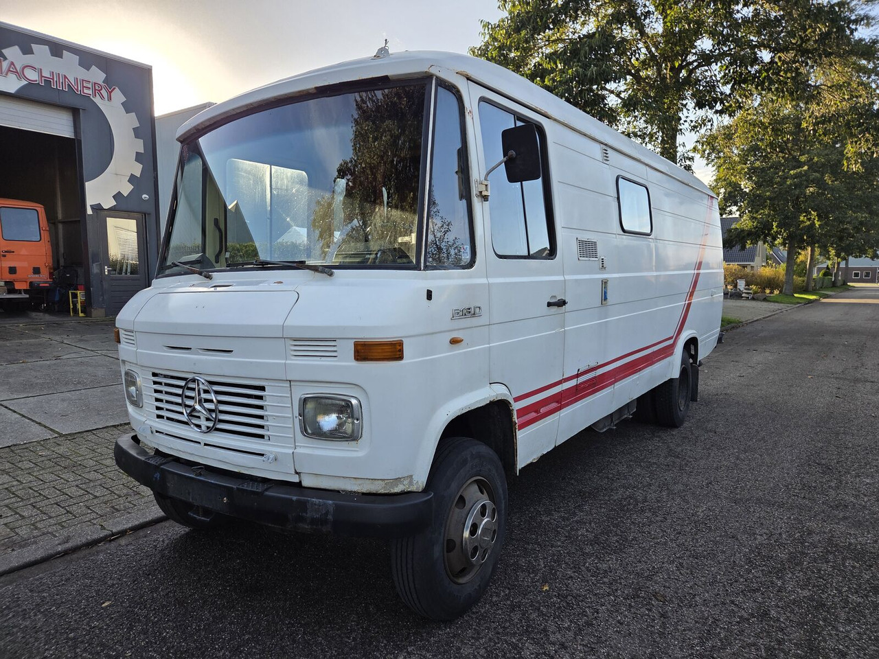 Mercedes-Benz L 613 D buscamper - 캠핑 밴 : 사진 1 Mercedes-Benz L 613 D buscamper - 캠핑 밴 : 사진 1
