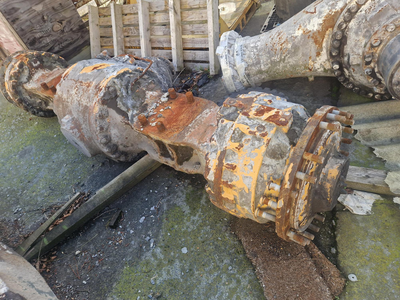 EJE DELANTERO Y TRASERO LIEBHERR L586 (2012) - 차축 및 부품 건설기계 용 : 사진 4 EJE DELANTERO Y TRASERO LIEBHERR L586 (2012) - 차축 및 부품 건설기계 용 : 사진 4