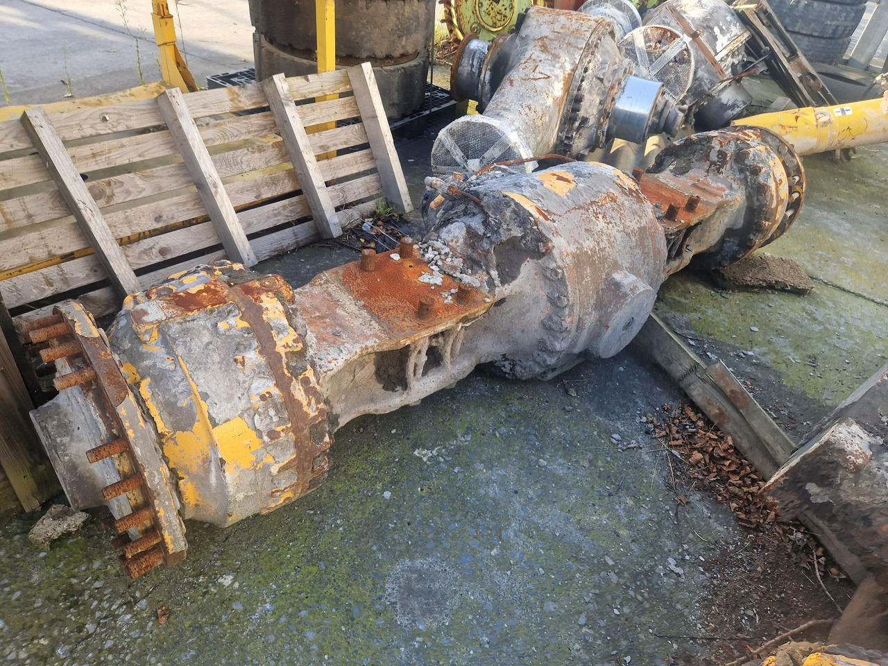 EJE DELANTERO Y TRASERO LIEBHERR L586 (2012) - 차축 및 부품 건설기계 용 : 사진 5 EJE DELANTERO Y TRASERO LIEBHERR L586 (2012) - 차축 및 부품 건설기계 용 : 사진 5