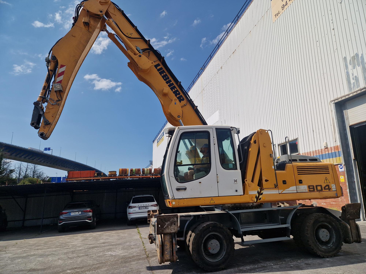 LIEBHERR A904C (2010) - 폐기물/ 산업 처리기 : 사진 4 LIEBHERR A904C (2010) - 폐기물/ 산업 처리기 : 사진 4