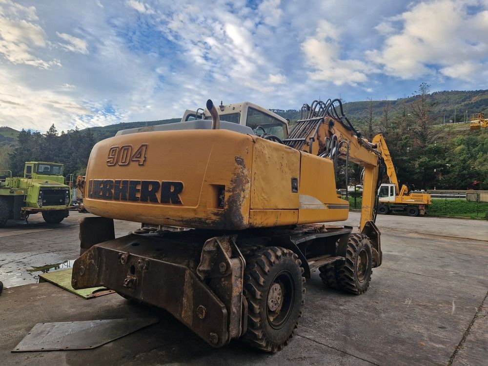 LIEBHERR A904C - 휠 굴삭기 : 사진 3 LIEBHERR A904C - 휠 굴삭기 : 사진 3