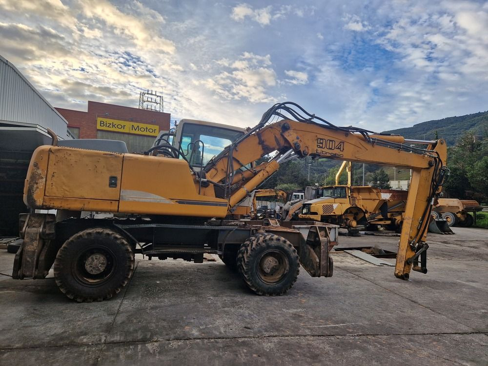LIEBHERR A904C - 휠 굴삭기 : 사진 4 LIEBHERR A904C - 휠 굴삭기 : 사진 4