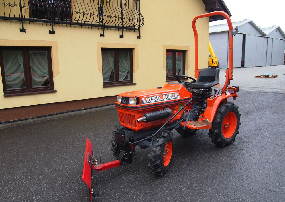 Ciągnik Kubota B1550 1994 traktorek KUBOTA 4x4 19KM - 장궤형 트랙터 : 사진 2 Ciągnik Kubota B1550 1994 traktorek KUBOTA 4x4 19KM - 장궤형 트랙터 : 사진 2
