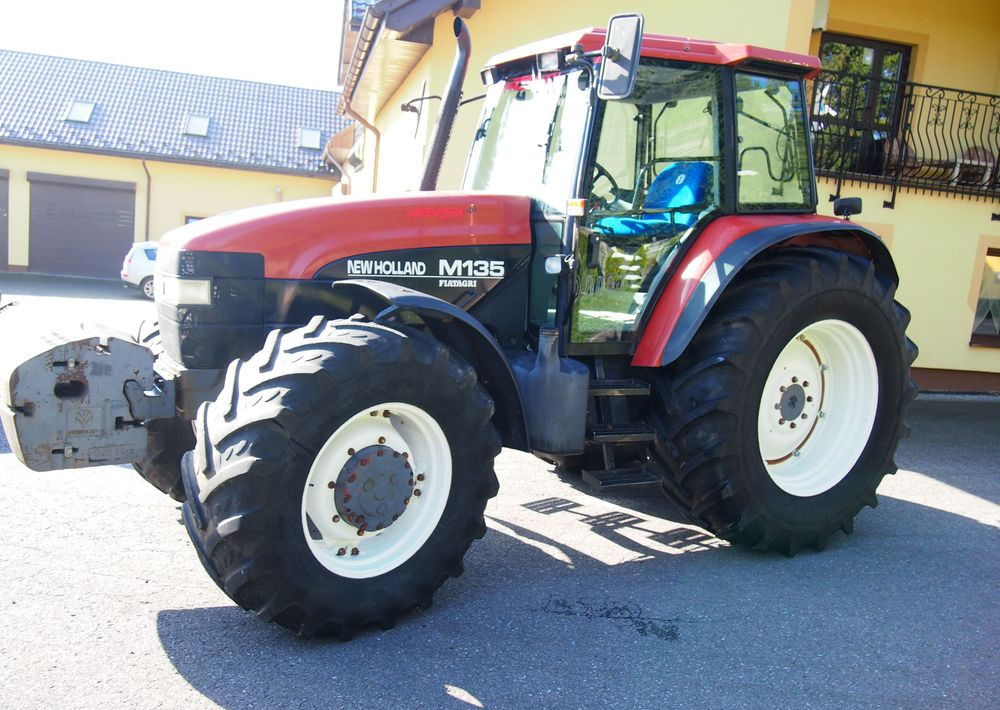 Ciągnik New Holland NH M 135 1998 NEW HOLLAND TM M135 - 장궤형 트랙터 : 사진 5 Ciągnik New Holland NH M 135 1998 NEW HOLLAND TM M135 - 장궤형 트랙터 : 사진 5