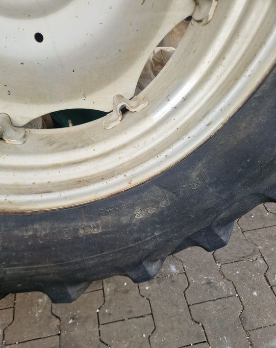 Części do Ciągnika Massey Ferguson MF 3000, 6000 Koła tylne 18,4R38 do ciągnika MF - 휠 및 타이어 패키지 농업용 기계 용 : 사진 2 Części do Ciągnika Massey Ferguson MF 3000, 6000 Koła tylne 18,4R38 do ciągnika MF - 휠 및 타이어 패키지 농업용 기계 용 : 사진 2