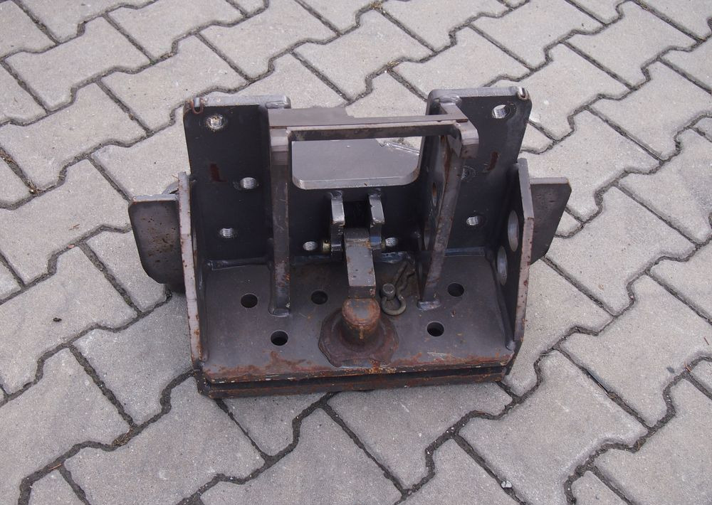 Części do Ciągnika Massey Ferguson MF 3000, 6000 Zaczep dolny do MF 3000, 3100, 6000, - 보디 및 외관 농업용 기계 용 : 사진 1 Części do Ciągnika Massey Ferguson MF 3000, 6000 Zaczep dolny do MF 3000, 3100, 6000, - 보디 및 외관 농업용 기계 용 : 사진 1