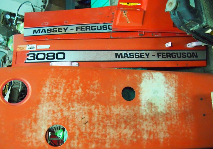 Części do Ciągnika Massey Ferguson MF 3000 Maska, osłona silnika MF 3000 - 엔진 및 부품 농업용 기계 용 : 사진 2 Części do Ciągnika Massey Ferguson MF 3000 Maska, osłona silnika MF 3000 - 엔진 및 부품 농업용 기계 용 : 사진 2