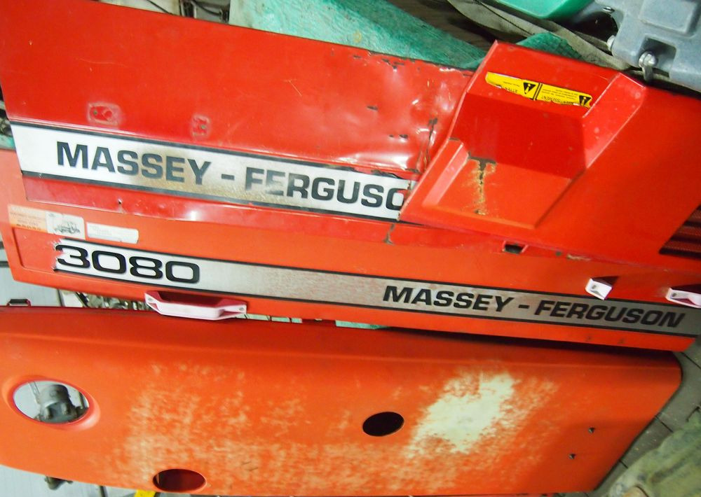 Części do Ciągnika Massey Ferguson MF 3000 Maska, osłona silnika MF 3000 - 엔진 및 부품 농업용 기계 용 : 사진 1 Części do Ciągnika Massey Ferguson MF 3000 Maska, osłona silnika MF 3000 - 엔진 및 부품 농업용 기계 용 : 사진 1