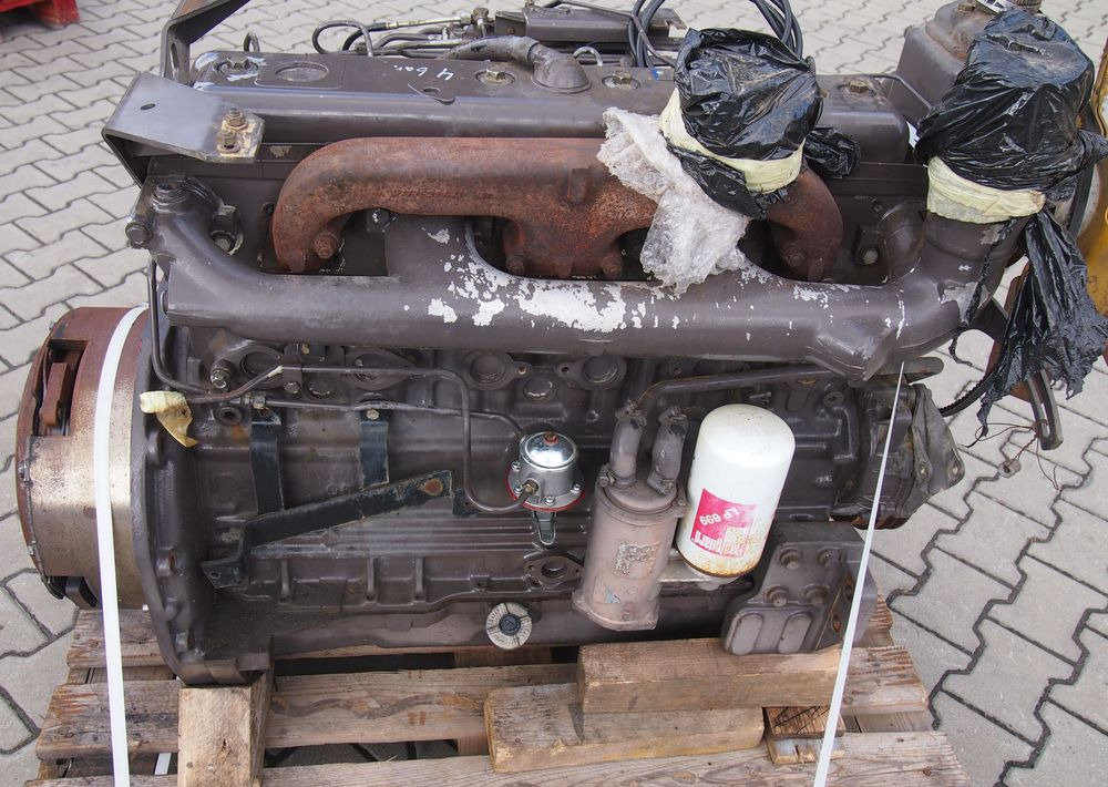 Części do Ciągnika Massey Ferguson MF 3000 Silnik 6 cylindrowy Perkins A6.354
Ciśnienie oleju na wolnych obrotach 4bary - 엔진 농업용 기계 용 : 사진 4 Części do Ciągnika Massey Ferguson MF 3000 Silnik 6 cylindrowy Perkins A6.354
Ciśnienie oleju na wolnych obrotach 4bary - 엔진 농업용 기계 용 : 사진 4