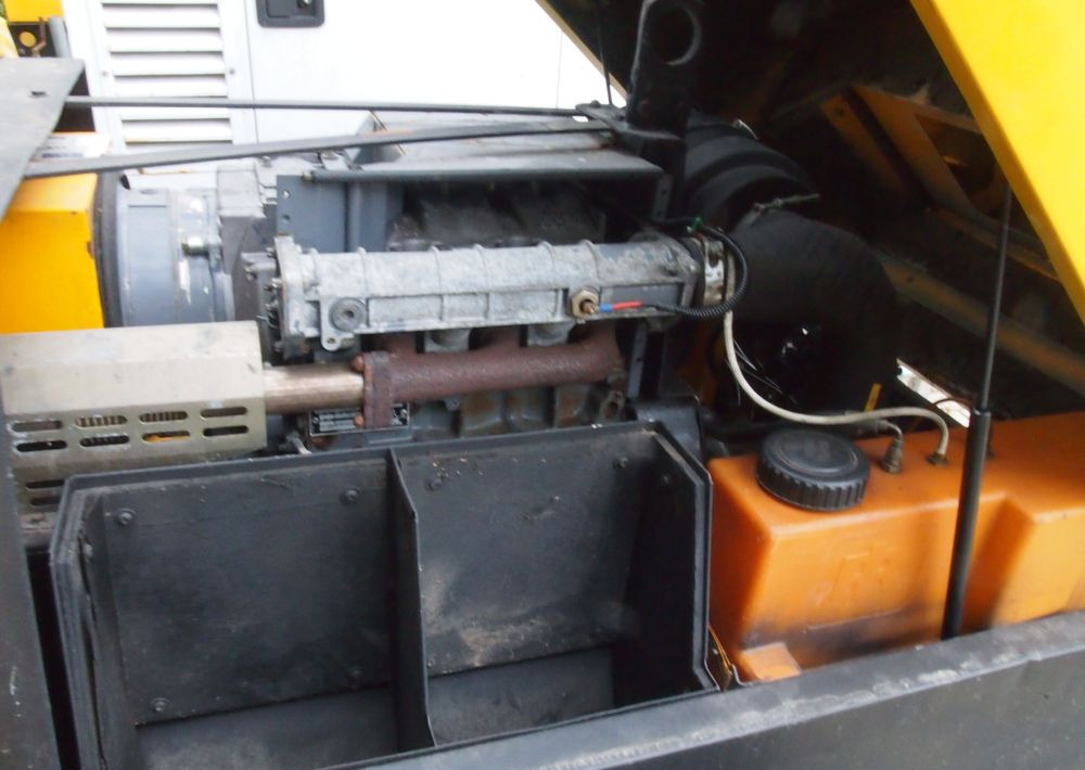 Kompresor Ingersoll Rand IR P130WD 2000 Kompresor Ingersoll Rand P130WD 30 kW - 공기 압축기 : 사진 4 Kompresor Ingersoll Rand IR P130WD 2000 Kompresor Ingersoll Rand P130WD 30 kW - 공기 압축기 : 사진 4