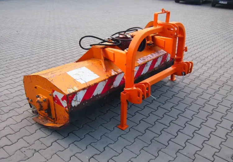 Kosiarka bijakowa 2M 2005 Szerokość robocza 2m - 플레일 모어 : 사진 3 Kosiarka bijakowa 2M 2005 Szerokość robocza 2m - 플레일 모어 : 사진 3