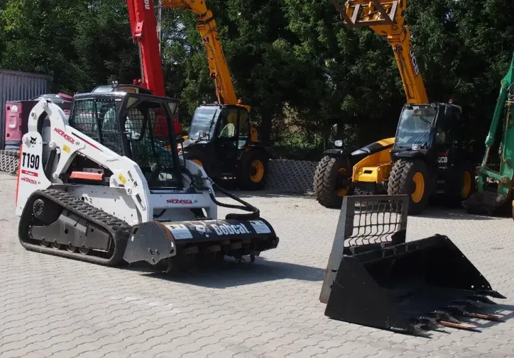 Miniładowarka Bobcat T190 2012 - 스키드 스티어 로더 : 사진 2 Miniładowarka Bobcat T190 2012 - 스키드 스티어 로더 : 사진 2