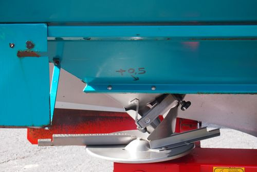 Rozsiewacz nawozów Sulky DPX GL 2000 18-24m Rozsiewacz nawozów Sulky - 비료 스프레더 : 사진 4 Rozsiewacz nawozów Sulky DPX GL 2000 18-24m Rozsiewacz nawozów Sulky - 비료 스프레더 : 사진 4