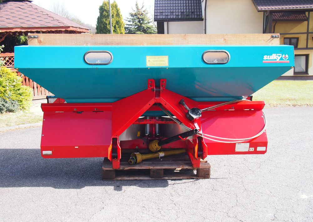 Rozsiewacz nawozów Sulky DPX GL 2000 18-24m Rozsiewacz nawozów Sulky - 비료 스프레더 : 사진 1 Rozsiewacz nawozów Sulky DPX GL 2000 18-24m Rozsiewacz nawozów Sulky - 비료 스프레더 : 사진 1