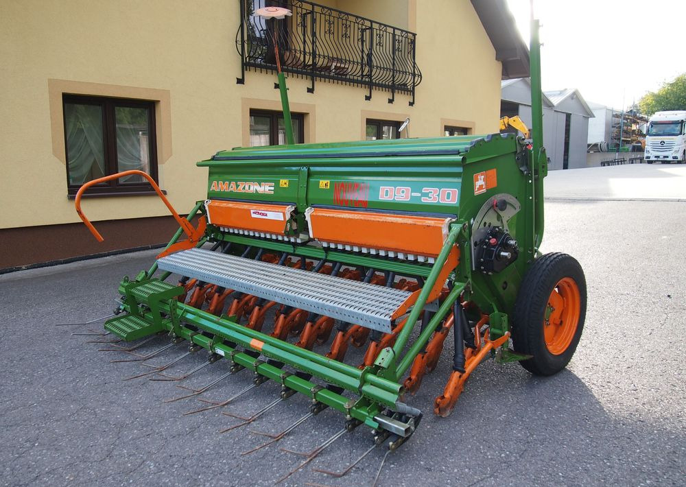 Siewnik Amazone D9 -30 2007 Siewnik Amazone - 파종기 : 사진 2 Siewnik Amazone D9 -30 2007 Siewnik Amazone - 파종기 : 사진 2