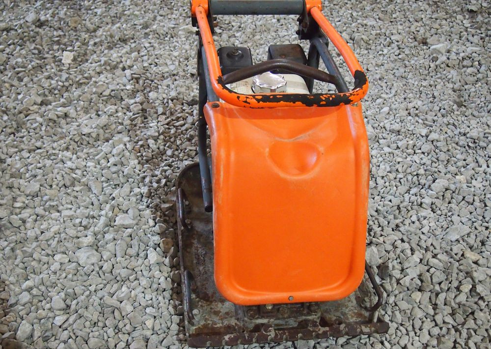 Ubijarka Belle PC5000E 2009 Zagęszczarka ubijarka Bella - 진동판 : 사진 5 Ubijarka Belle PC5000E 2009 Zagęszczarka ubijarka Bella - 진동판 : 사진 5