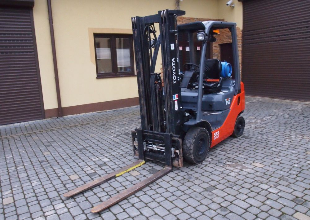 Wózek widłowy Toyota 8FGF15 2018 TRIPLEX system SAS (blokowanie tylnej osi) - LPG 지게차 : 사진 2 Wózek widłowy Toyota 8FGF15 2018 TRIPLEX system SAS (blokowanie tylnej osi) - LPG 지게차 : 사진 2