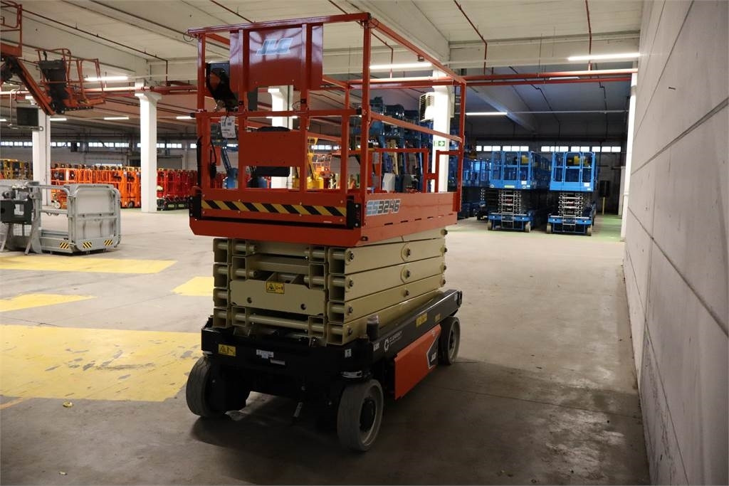 JLG ES3246 - 시저 리프트 : 사진 4 JLG ES3246 - 시저 리프트 : 사진 4