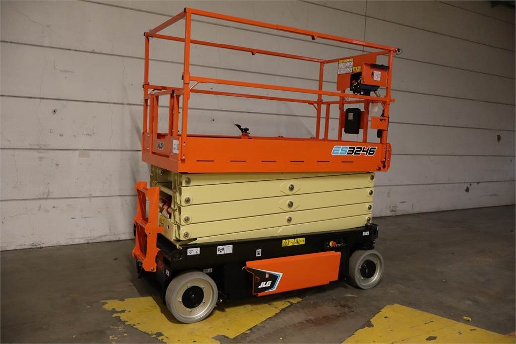 JLG ES3246 - 시저 리프트 : 사진 2 JLG ES3246 - 시저 리프트 : 사진 2