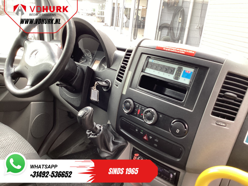 Mercedes-Benz Sprinter 313 2.2 CDI L2H2 €9922 Incl. BTW BPM VRIJ! EXPORT ONLY Combi/ 9 Persoons/ Kombi/ 9P/ Airco/ Rolstoellift - 소형 버스, 승합차 : 사진 3 Mercedes-Benz Sprinter 313 2.2 CDI L2H2 €9922 Incl. BTW BPM VRIJ! EXPORT ONLY Combi/ 9 Persoons/ Kombi/ 9P/ Airco/ Rolstoellift - 소형 버스, 승합차 : 사진 3