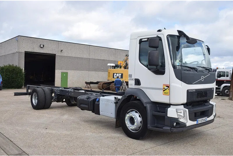 Diversen Volvo FL280 - 캡 새시 트럭 : 사진 1 Diversen Volvo FL280 - 캡 새시 트럭 : 사진 1