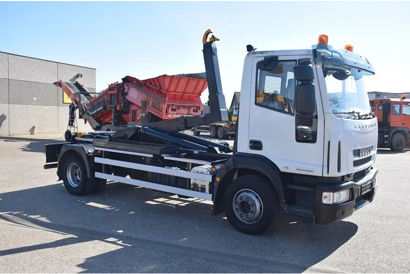 Iveco Iveco Eurocargo 160E25 - 후크 리프트 트럭 : 사진 5 Iveco Iveco Eurocargo 160E25 - 후크 리프트 트럭 : 사진 5
