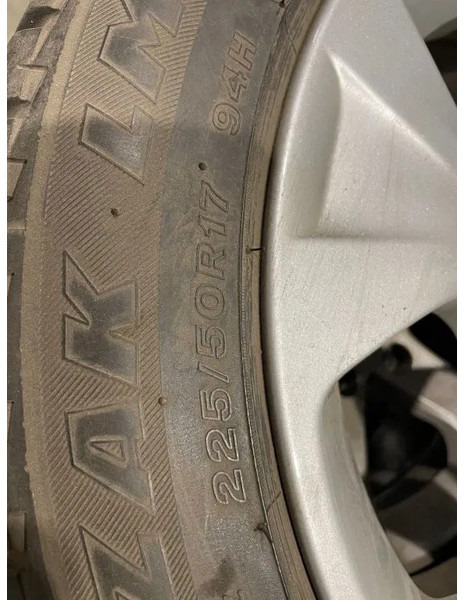 BMW *BMW velgen met Brigdestone banden *225/50 R17 - 휠 및 타이어 차량 용 : 사진 4 BMW *BMW velgen met Brigdestone banden *225/50 R17 - 휠 및 타이어 차량 용 : 사진 4