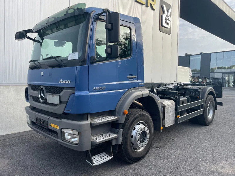 Mercedes-Benz Axor 1833 *cruise control*bluetooth*airconditioning*differentieelslot - 후크 리프트 트럭 : 사진 2 Mercedes-Benz Axor 1833 *cruise control*bluetooth*airconditioning*differentieelslot - 후크 리프트 트럭 : 사진 2