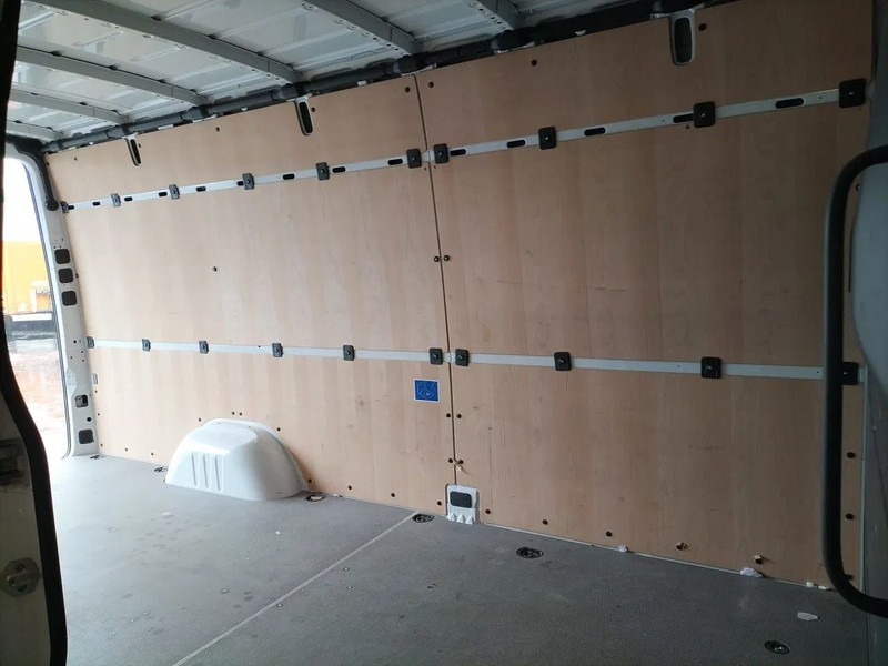 Mercedes-Benz Binnenbekleding L2H2 Sprinter - 운전실 및 내부 밴 용 : 사진 5 Mercedes-Benz Binnenbekleding L2H2 Sprinter - 운전실 및 내부 밴 용 : 사진 5