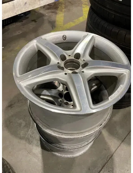 Mercedes-Benz *Occasie *3 velgen AMG* 18 inch - 림 차량 용 : 사진 1 Mercedes-Benz *Occasie *3 velgen AMG* 18 inch - 림 차량 용 : 사진 1