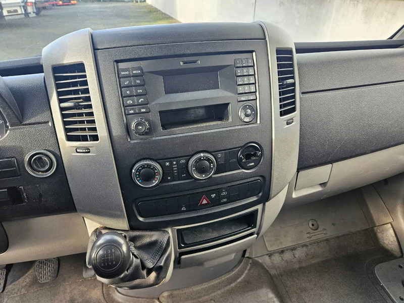 Mercedes-Benz Sprinter 313 - 냉동 밴 : 사진 5 Mercedes-Benz Sprinter 313 - 냉동 밴 : 사진 5
