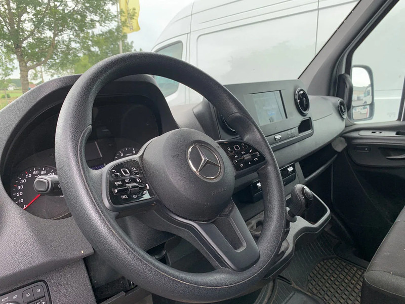 Mercedes-Benz Sprinter 317 CDI*L2H2*360°CAMERA*TEMPOMAT*NAVIGATIE*STOELVERWARMING* - 패널 밴 : 사진 4 Mercedes-Benz Sprinter 317 CDI*L2H2*360°CAMERA*TEMPOMAT*NAVIGATIE*STOELVERWARMING* - 패널 밴 : 사진 4