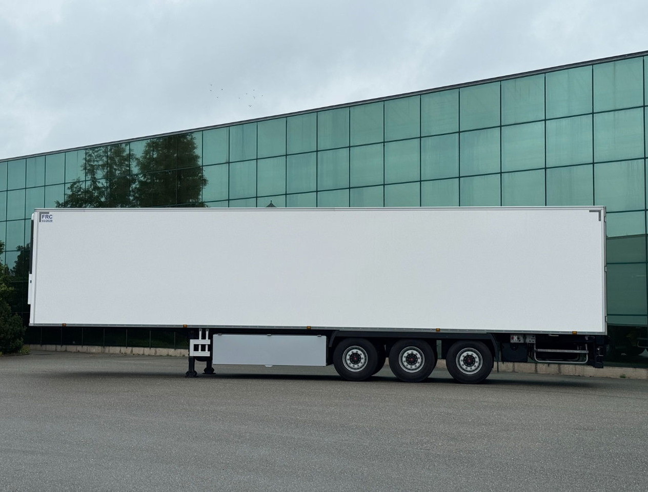Chereau CSD3 247 CM Wide 265 CM High Thermo King SLXi300 With Only 850 Hours NEW - 냉동 세미 트레일러 : 사진 2 Chereau CSD3 247 CM Wide 265 CM High Thermo King SLXi300 With Only 850 Hours NEW - 냉동 세미 트레일러 : 사진 2
