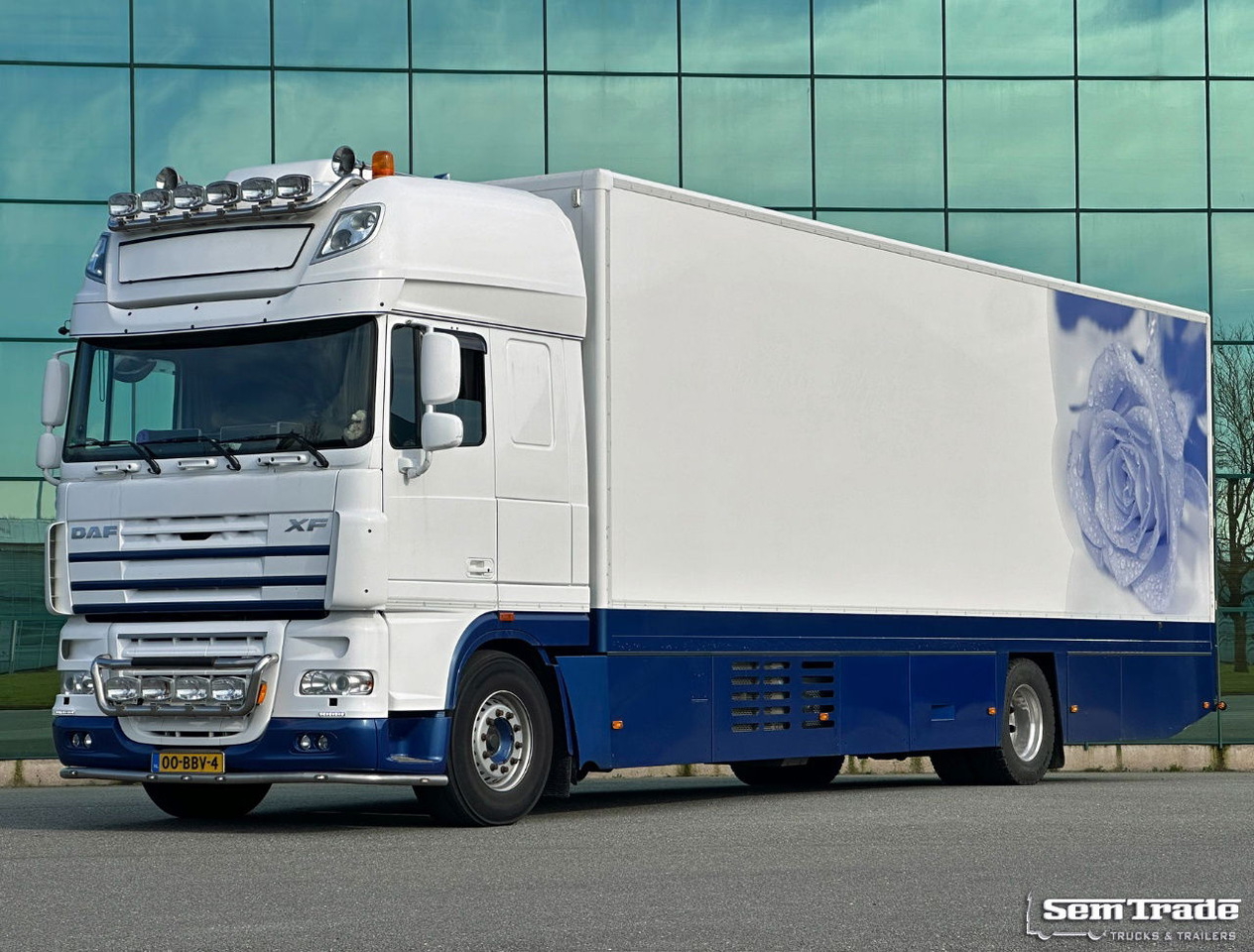 DAF XF 105.460 SSC 7 Karren BAK Bloemen Verkoop Koeling Klep Kachel - 냉동탑차 : 사진 1 DAF XF 105.460 SSC 7 Karren BAK Bloemen Verkoop Koeling Klep Kachel - 냉동탑차 : 사진 1