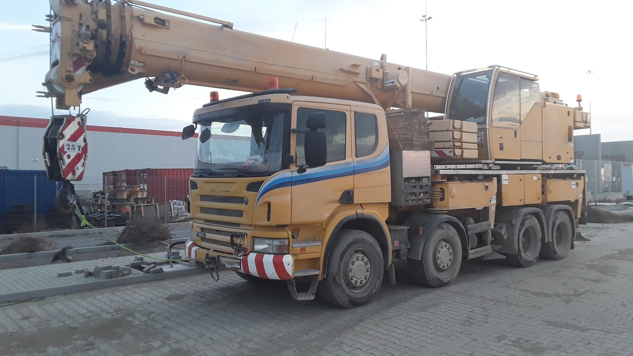 LIEBHERR LTF 1045-4.1 - 모바일 크레인 : 사진 1 LIEBHERR LTF 1045-4.1 - 모바일 크레인 : 사진 1