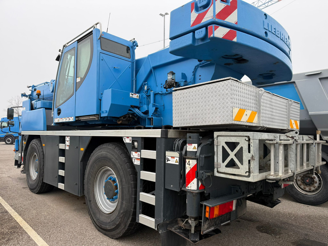 LIEBHERR LTM 1030-2.1 - 모바일 크레인 : 사진 2 LIEBHERR LTM 1030-2.1 - 모바일 크레인 : 사진 2